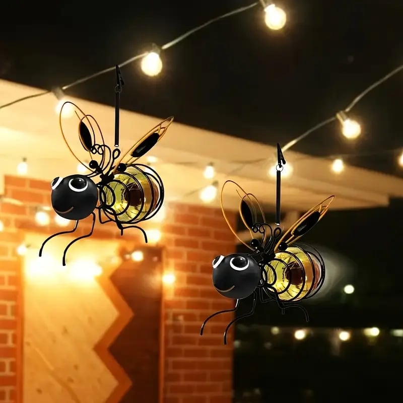 💥 KAUF 2, ERHALTE 1 GRATIS🥳Solar-Hängeleuchte mit Biene für den Außenbereich – Charmantes Garten-Deko – Perfektes Geschenk für Pflanzenliebhaber, Mütter oder alle, die gerne lächeln