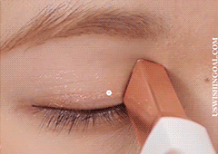 💘 Valentinstagsangebot: 50% Rabatt!💄 Zweifarbiger Lidschattenstift – Müheloser Gradient-Look in einem einzigen Strich!