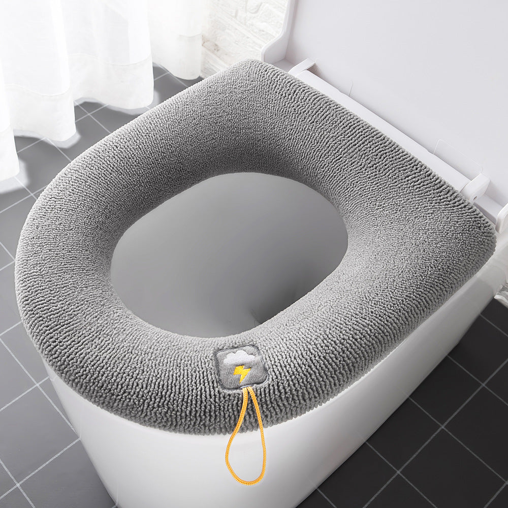 🚽 KAUFE 1, ERHALTE 1 GRATIS! 🧻 Plüsch-Toilettensitzbezug – Weich, Hygienisch & Einfach zu Befestigen 🛁