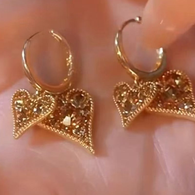 💎 LIMITED-TIME 50% RABATT! ✨ Herz-Hoop-Ohrringe – Doppel-Herz, Kaffeefarbene Kristalle, Gold, Leicht ❤️