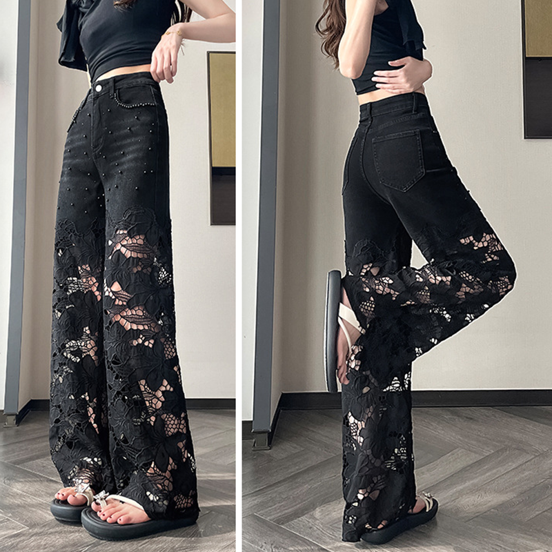 Weite Damen-Hose mit Spitzen und Zierperlen