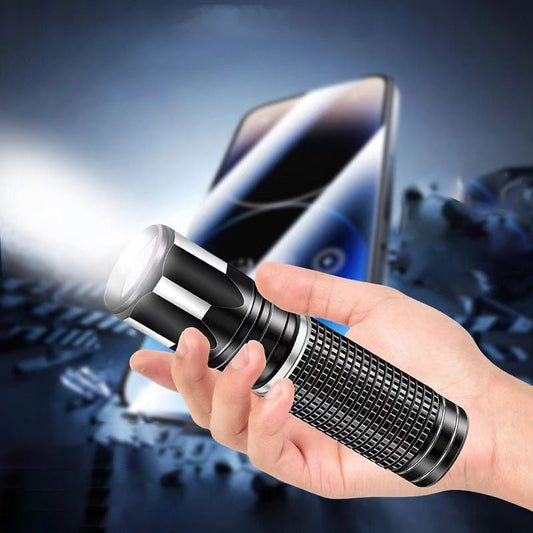 Mini linterna LED recargable de alto brillo.