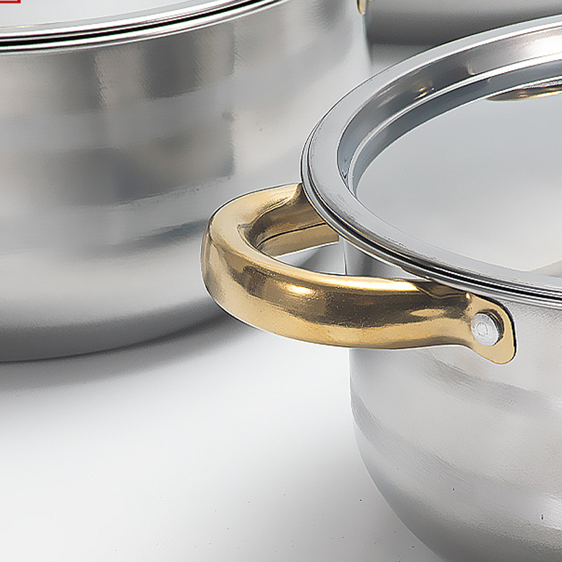 🍳 57% RABATT! 🔥 5-teiliges Kochset – Robuster Edelstahl, Glasdeckel & Elegante Gold-Akzente für Eine Stilvolle Küche ✨