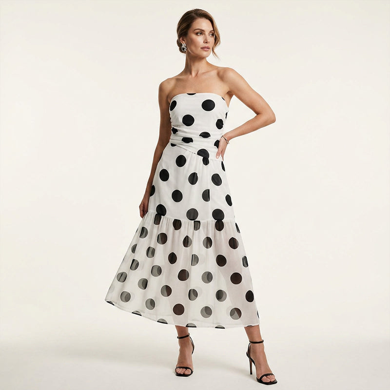 👗 50% RABATT+Kostenlose Kette dazu! ✨ Elegantes Trägerloses Tupfen-Stufenkleid – Fließender Stoff, Schmeichelhafter Schnitt & Perfekt Für Einen Romantischen Sommerlook ☀️