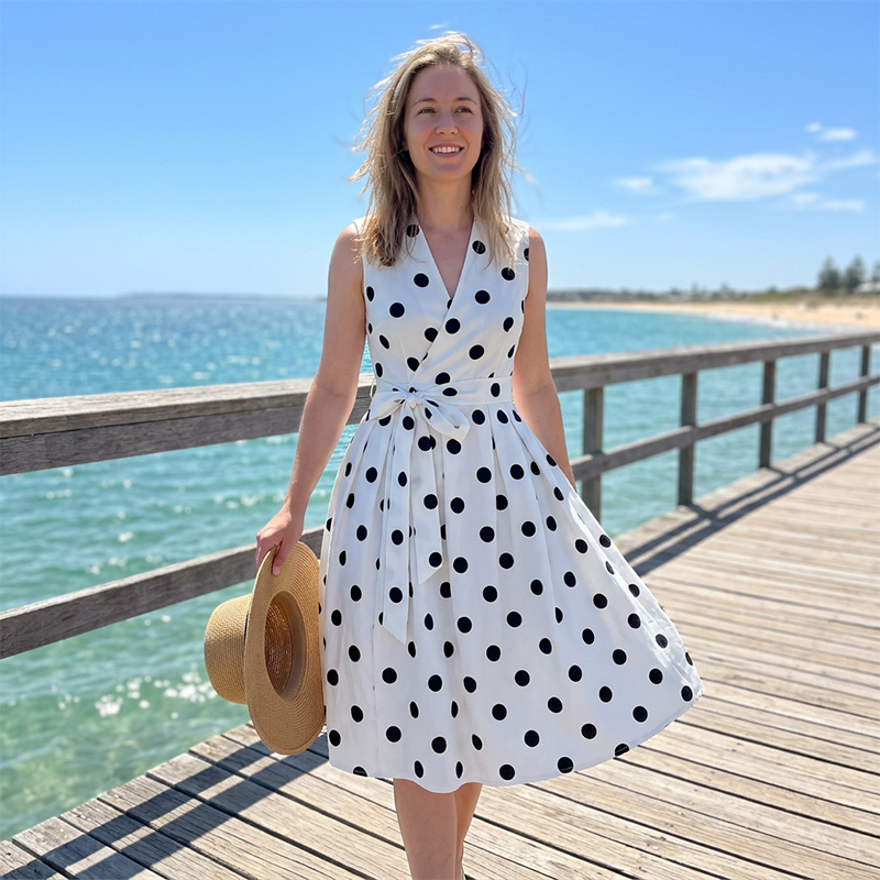 👗 50% RABATT! 🌸 Damen-Kleid mit Polka-Dot-Muster, V-Ausschnitt & ärmellos – Luftig, elegant & vielseitig – Perfekt für Alltag, Büro oder besondere Anlässe – zeitloser Look mit Frische ✨