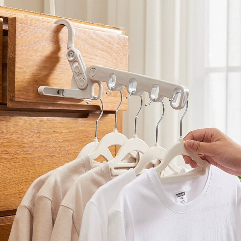 🧥 Faltbarer Kleiderbügel – 5 Haken, platzsparend, ideal für Reisen!