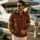 ☀️ 50% RABATT! 👔 Herren Geometrisches Muster Kurzarmhemd – Locker sitzend, weich & luftig – Perfekt für Urlaub & heiße Tage ✨